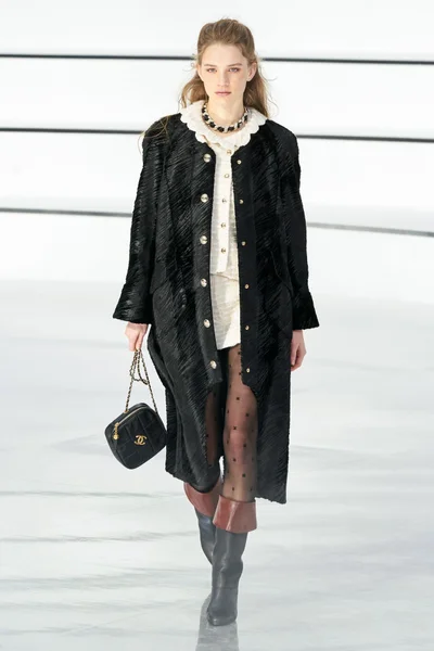 Look 4